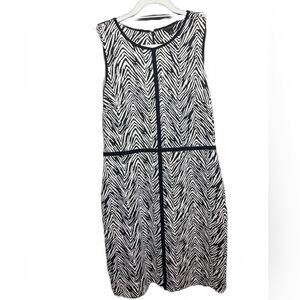 Ann Taylor Black & White Zebra Striped Knit Dress Size 8